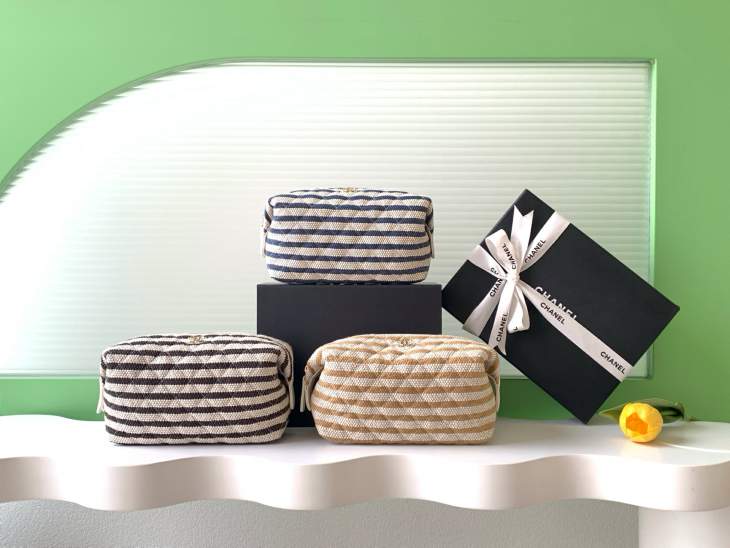 Picture of Chanel Handbags _SKUfw239863237fw